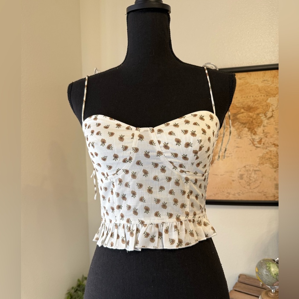 Choosy floral cropped tank top